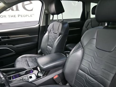 Used 2022 Kia Telluride SX w/ SX Prestige Package image 16