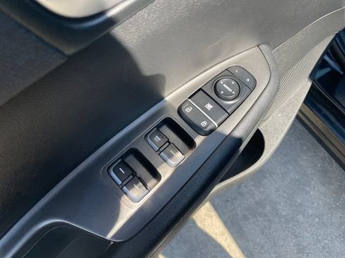 Used 2018 Kia Optima LX w/ 17" Alloy Wheels Package FWD image 21