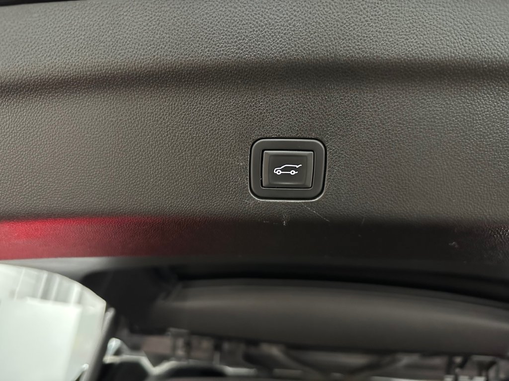 Used 2023 Chevrolet Tahoe Premier AWD/4WD image 37