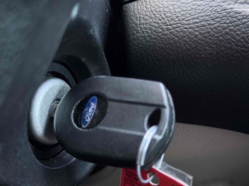Used 2014 Ford Focus SE FWD image 30