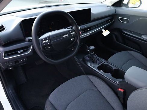 New 2025 Kia K4 LXS image 12