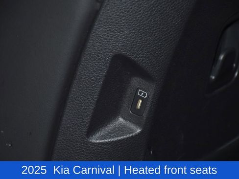 Used 2025 Kia Carnival FWD image 24