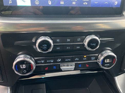 Used 2021 Ford F150 Lariat w/ Max Trailer Tow Package AWD/4WD image 29
