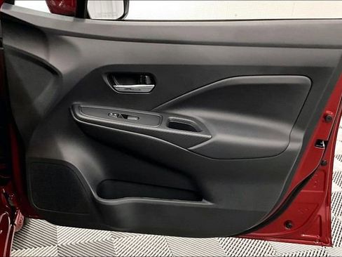 New 2025 Nissan Versa SV w/ Trunk Package FWD image 32