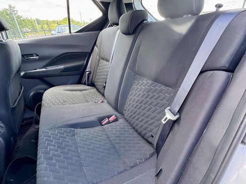 Used 2022 Nissan Kicks SV FWD image 10