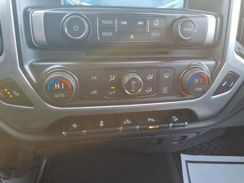 Used 2018 GMC Sierra 1500 SLE image 24