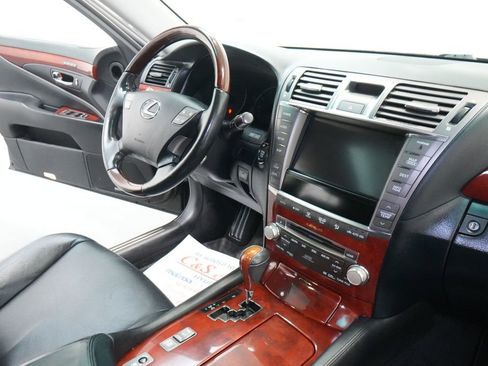Used 2011 Lexus LS 460 AWD w/ Luxury Value Edition image 29