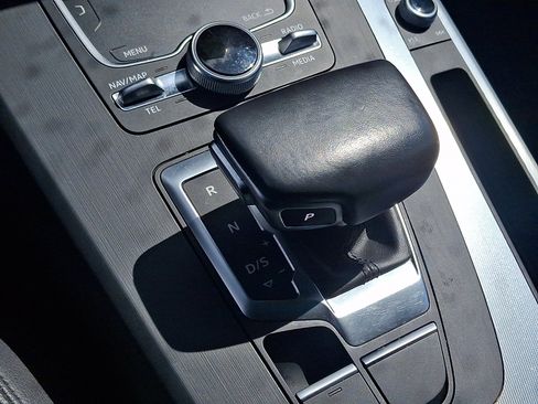 Certified 2019 Audi Q5 2.0T Premium Plus w/ Premium Plus Package AWD/4WD image 15