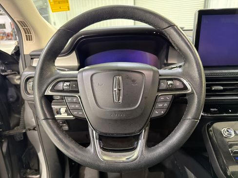 Used 2022 Lincoln Nautilus FWD w/ Premium Package image 13