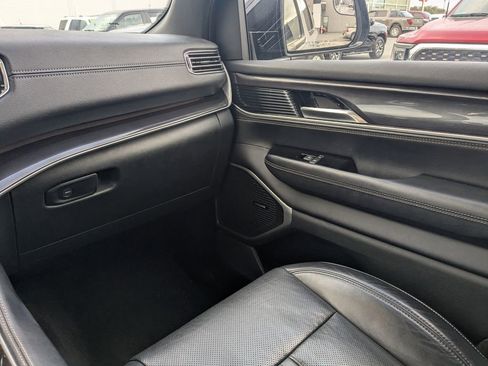 Used 2024 Jeep Wagoneer L 4WD image 16