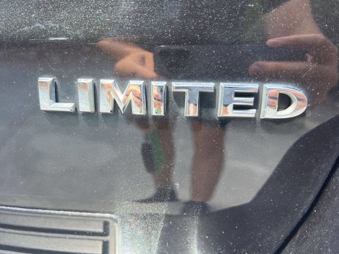 Used 2014 Jeep Grand Cherokee Limited image 36