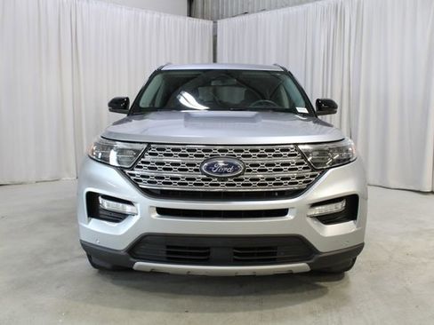 Used 2021 Ford Explorer Limited w/ Equipment Group 301A AWD/4WD image 37