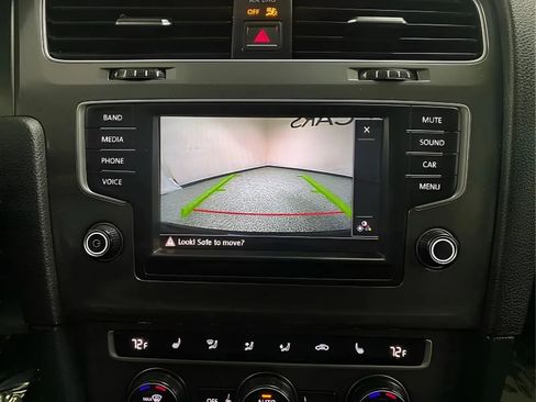 Used 2016 Volkswagen e-Golf SE w/ DC Fast Charging Package FWD image 21