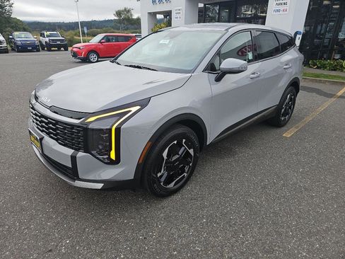 New 2026 Kia Sportage S image 1