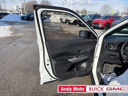 Used 2019 Nissan Kicks SR w/ SR Premium Package image 22