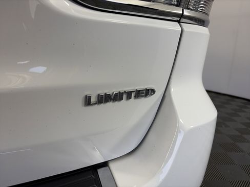 Used 2021 Jeep Grand Cherokee Limited w/ Luxury Group II AWD/4WD image 17