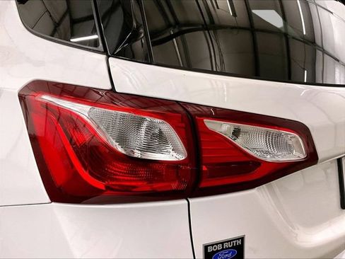 Used 2019 Chevrolet Equinox LT w/ Sun & Navigation Package AWD/4WD image 28