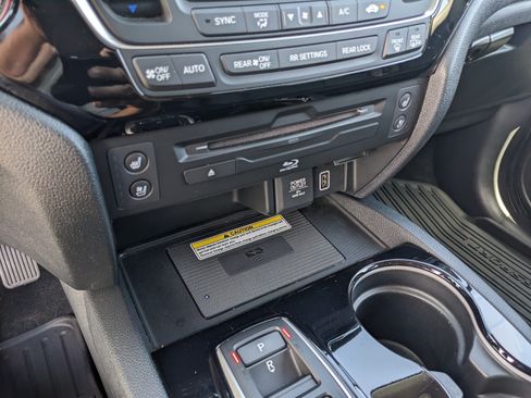 Used 2022 Honda Pilot Elite image 27
