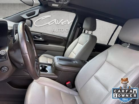 Used 2022 Chevrolet Suburban Z71 w/ Luxury Package AWD/4WD image 19