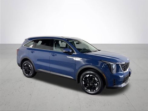 New 2026 Kia Sorento S image 4