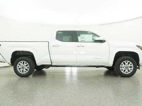 New 2025 Toyota Tacoma SR5 image 28