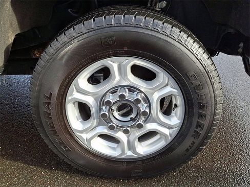 Used 2025 Ford F250 XLT w/ Snow Plow Prep Package image 8