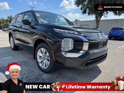 New 2025 Mitsubishi Outlander ES