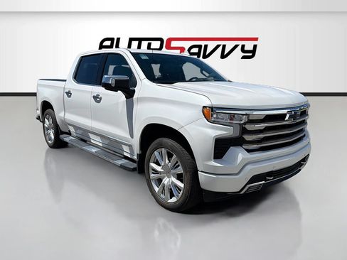 Used 2024 Chevrolet Silverado 1500 High Country w/ High Country Premium Package AWD/4WD image 1