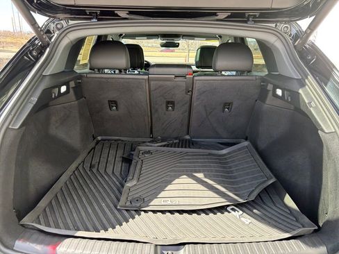 Used 2024 Audi Q4 e-tron Premium Plus image 23