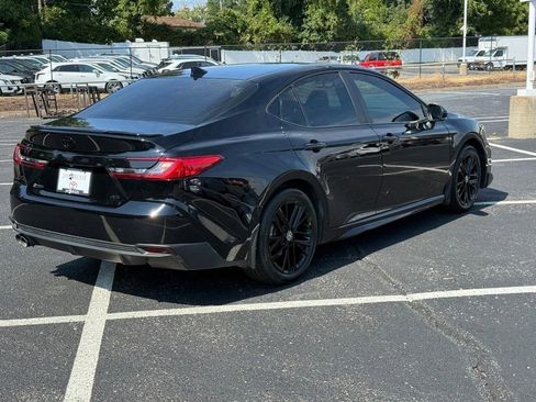 Certified 2025 Toyota Camry SE image 3