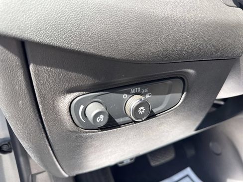 Used 2024 Chevrolet Equinox LS w/ LS Convenience Package FWD image 22