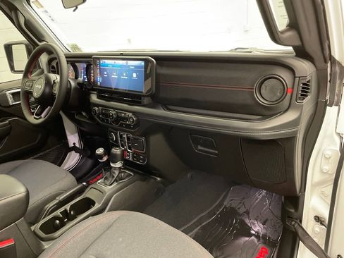 Certified 2024 Jeep Gladiator Rubicon AWD/4WD image 22
