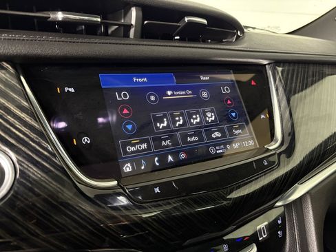 Used 2025 Cadillac XT6 Premium Luxury image 28