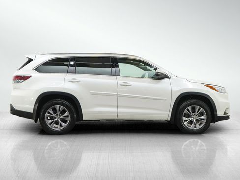 Used 2015 Toyota Highlander XLE image 6