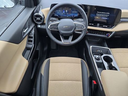 New 2026 Chevrolet Equinox ACTIV w/ Convenience Package III FWD image 14