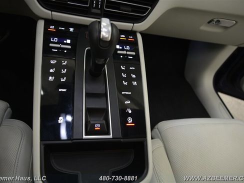 Used 2023 Porsche Macan image 33