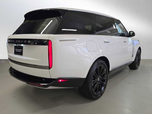 New 2025 Land Rover Range Rover SE image 5