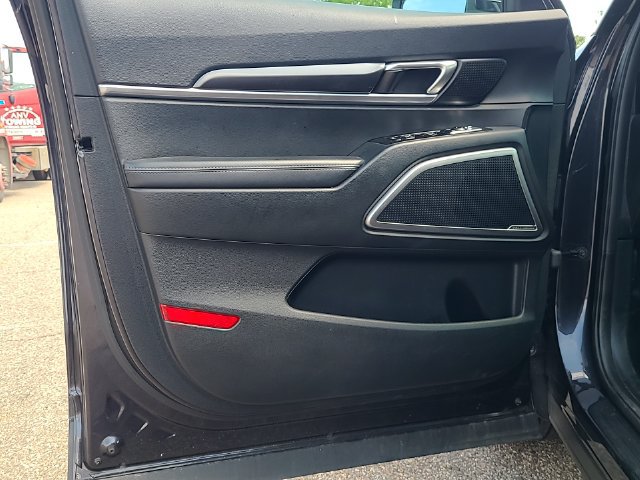 Used 2025 Kia Telluride S FWD image 11