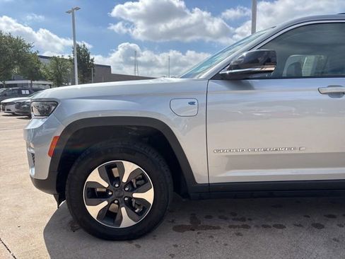 Used 2023 Jeep Grand Cherokee 4WD 4xe image 9