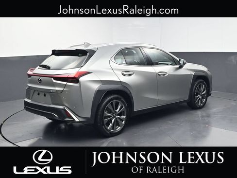 Used 2019 Lexus UX 200 F Sport w/ F Sport Premium Package FWD image 9