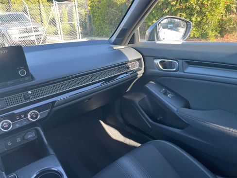 Used 2025 Honda Civic Sport image 33