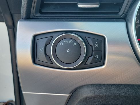 Used 2020 Ford Mustang Premium RWD image 23