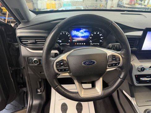Certified 2021 Ford Explorer XLT w/ Equipment Group 202A AWD/4WD image 14