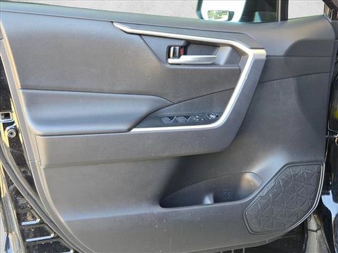 Used 2024 Toyota RAV4 XLE w/ Convenience Package FWD image 10