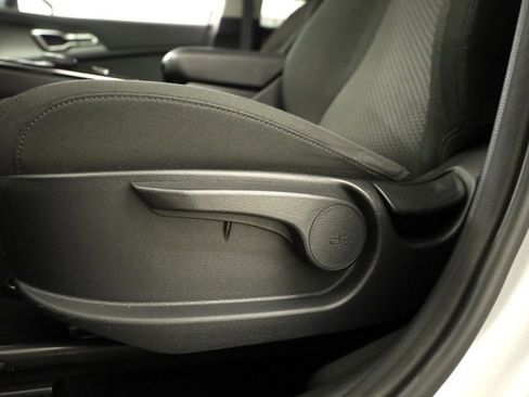 Used 2023 Kia Sportage LX image 11