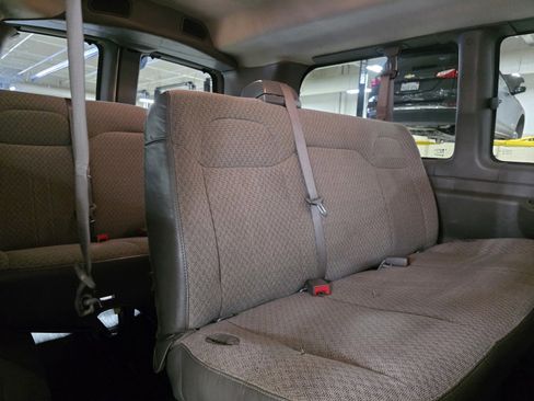 Used 2018 Chevrolet Express 2500 LS w/ Driver Convenience Package image 18