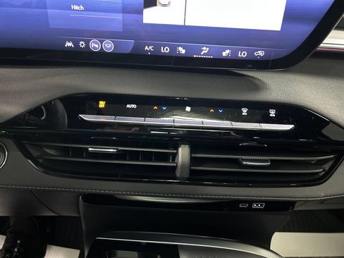 New 2026 Buick Enclave Sport Touring w/ Power Package AWD/4WD image 17