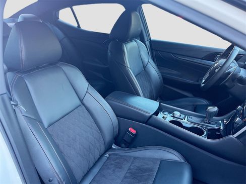 Used 2023 Nissan Maxima SR w/ Sport Mat Group image 29
