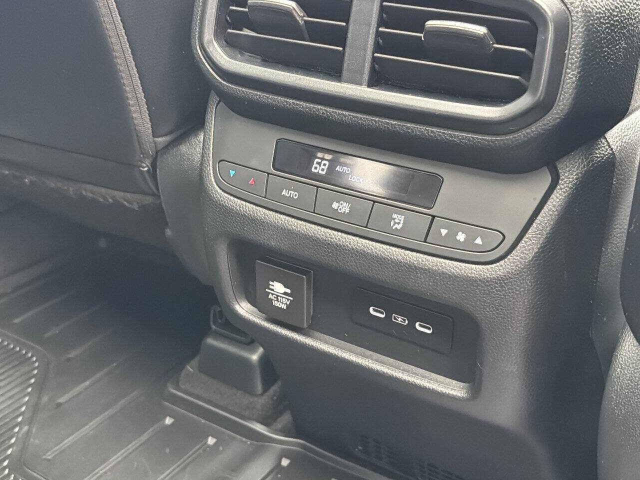 Used 2024 Honda Pilot TrailSport image 24