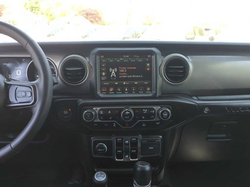 Used 2023 Jeep Wrangler Unlimited w/ Cold Weather Group AWD/4WD image 21